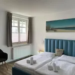 Meerblau 4*